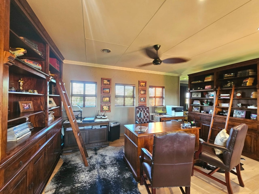 5 Bedroom Property for Sale in Grimbeeck Park North West